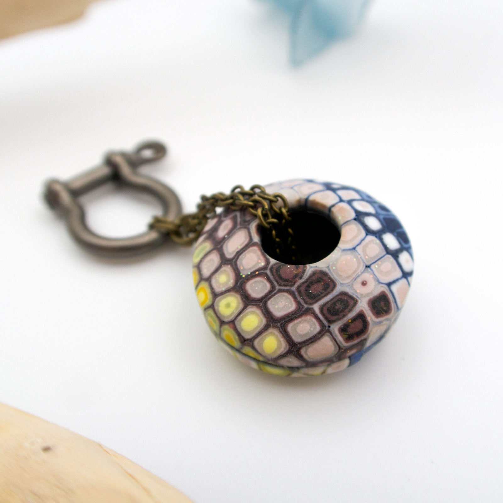 Brooch with Shackle - Image 2