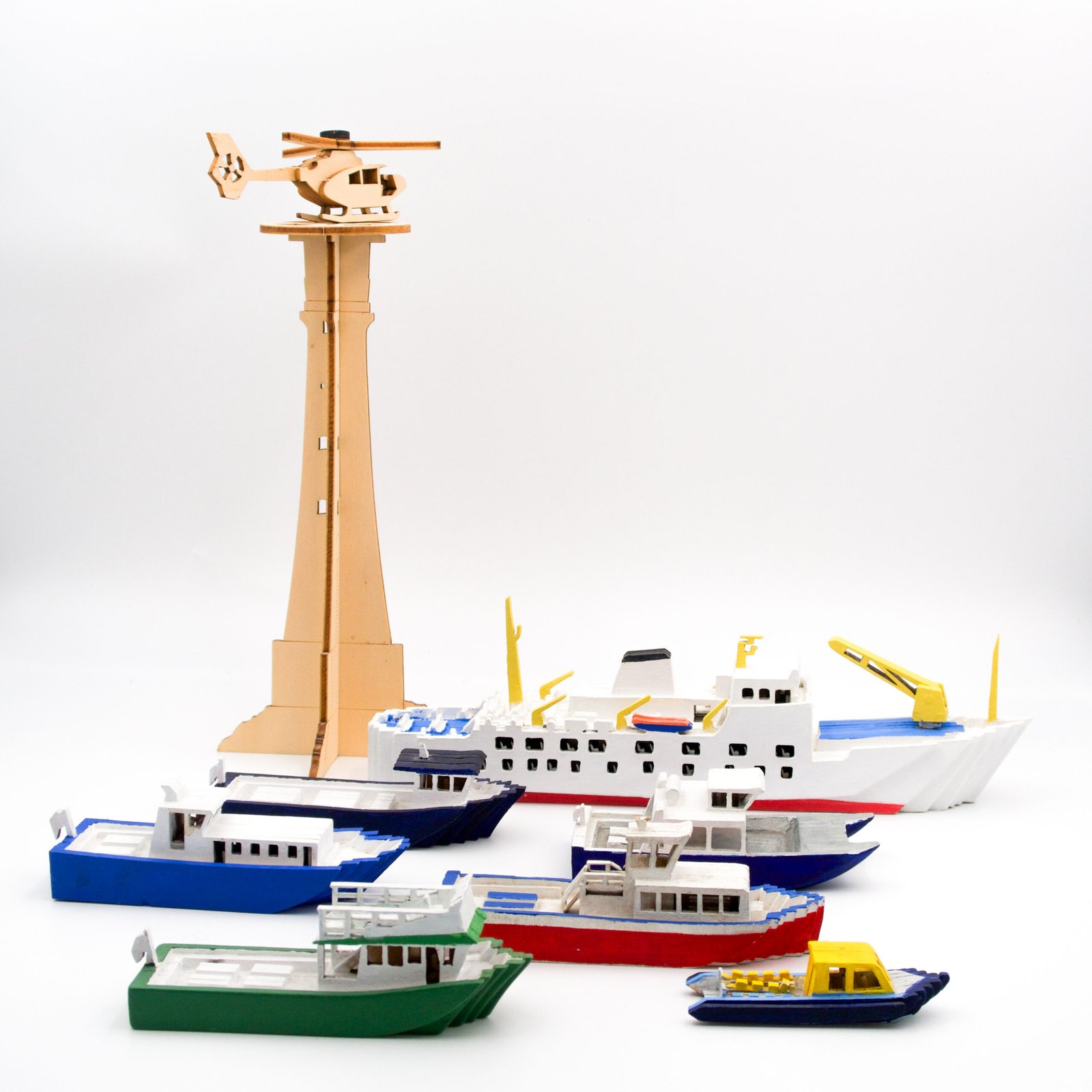 Bishop Rock Lighthouse & Trinity Helicopter Construction Kit - Image 2